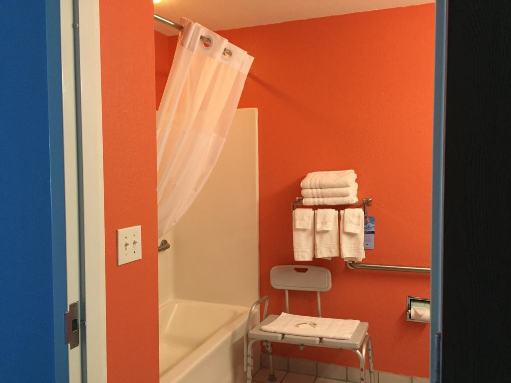 Microtel Inn & Suites By Wyndham קרולינה ביץ' מראה חיצוני תמונה