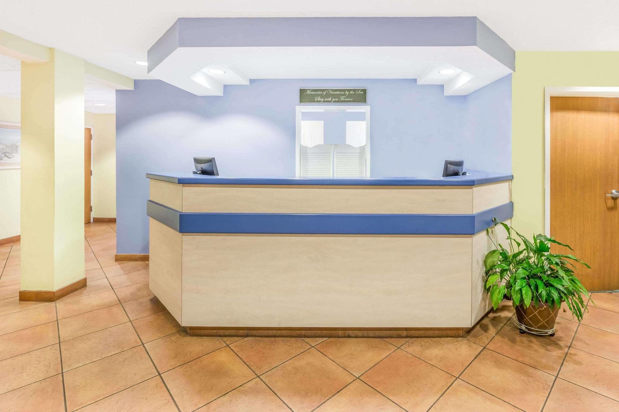 Microtel Inn & Suites By Wyndham קרולינה ביץ' מראה חיצוני תמונה