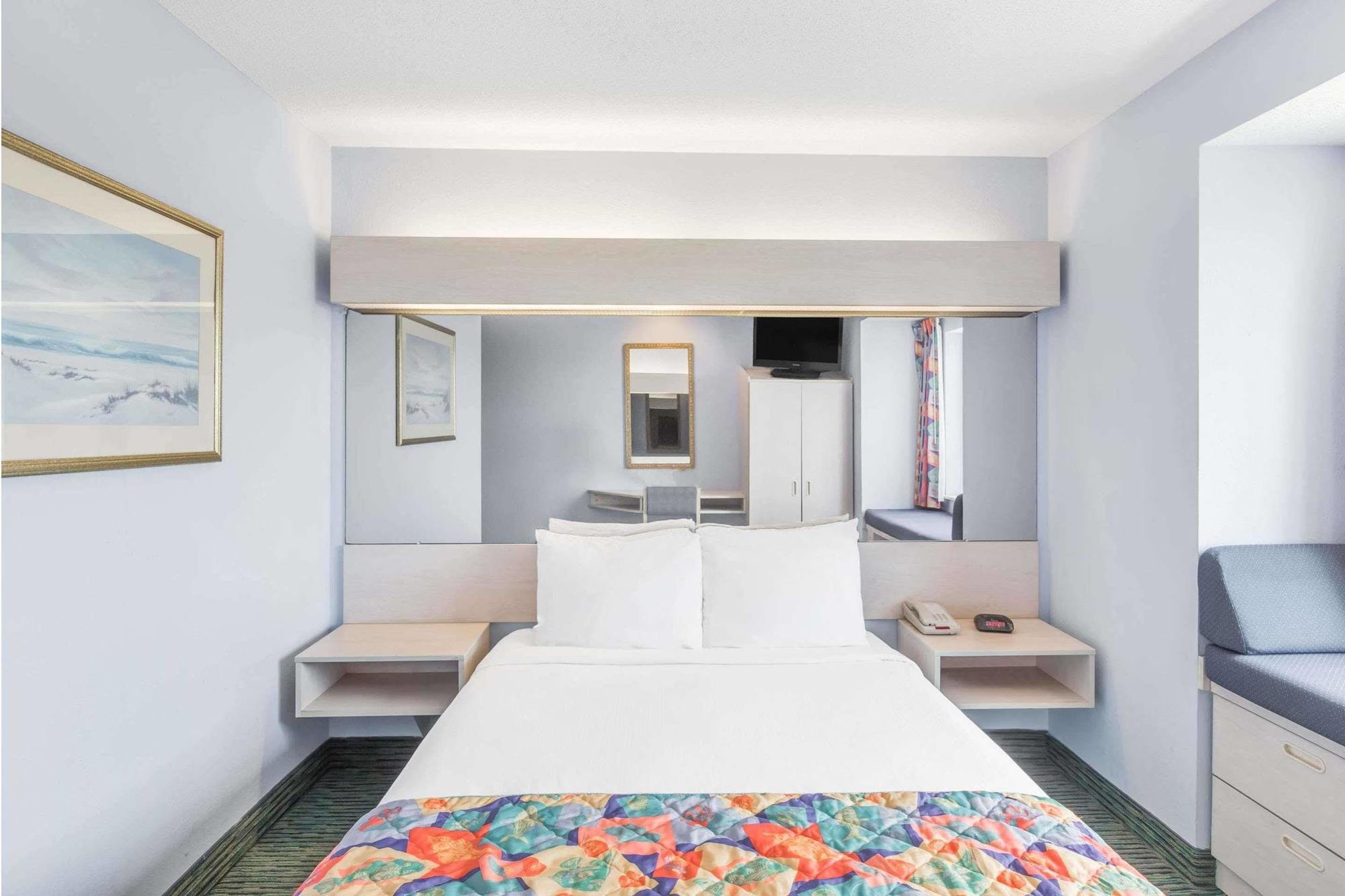 Microtel Inn & Suites By Wyndham קרולינה ביץ' מראה חיצוני תמונה