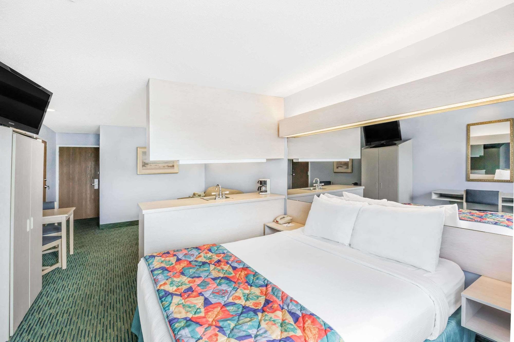 Microtel Inn & Suites By Wyndham קרולינה ביץ' מראה חיצוני תמונה