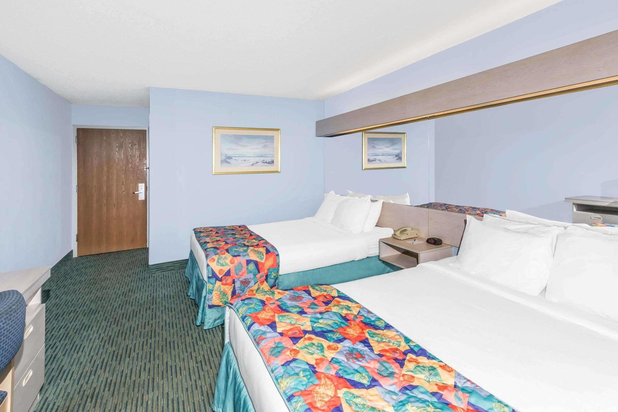 Microtel Inn & Suites By Wyndham קרולינה ביץ' מראה חיצוני תמונה