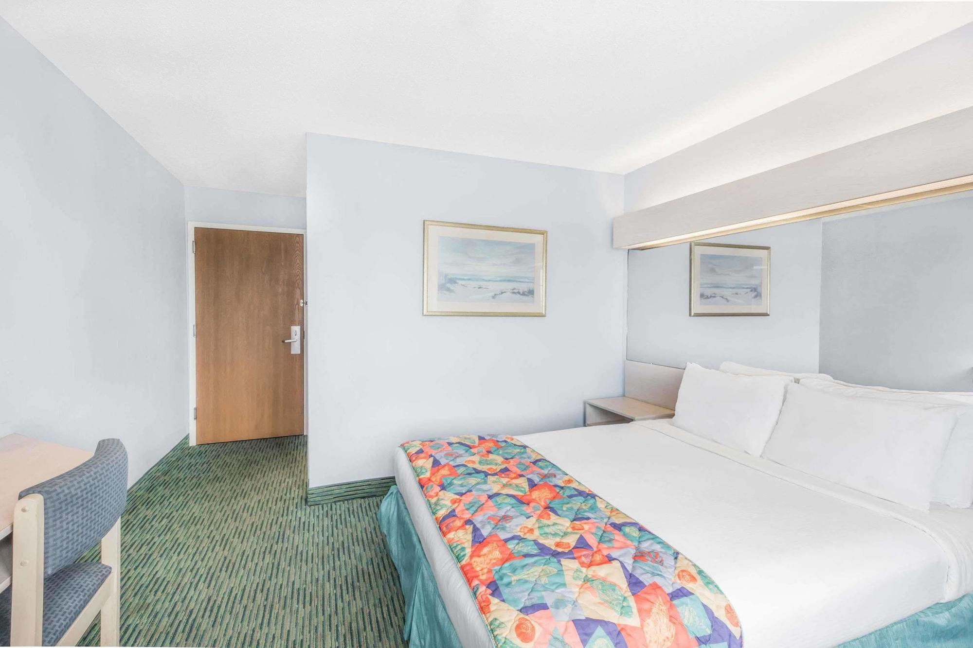 Microtel Inn & Suites By Wyndham קרולינה ביץ' מראה חיצוני תמונה