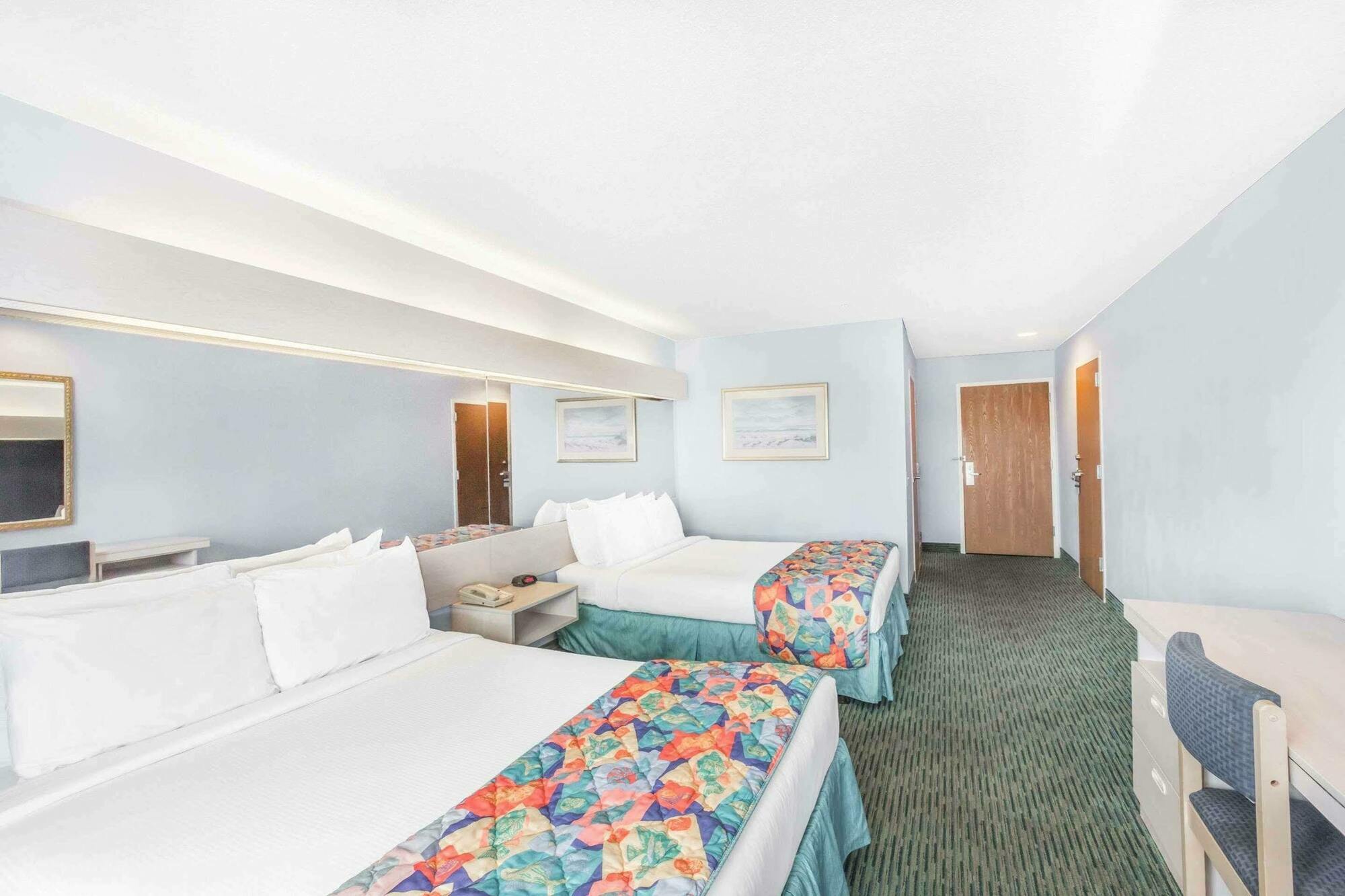 Microtel Inn & Suites By Wyndham קרולינה ביץ' מראה חיצוני תמונה